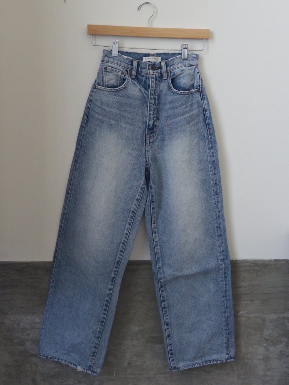 Moussy HW DAMAGE LOOSE STRAIGHT EUC size 24